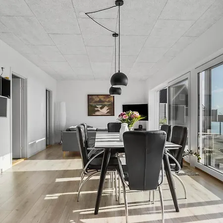 2 Bedroom Cozy In Bjert Bjert Strand