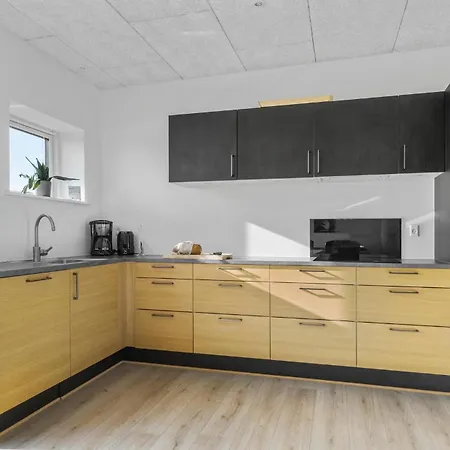 Сasa de vacaciones 2 Bedroom Cozy In Bjert Bjert Strand