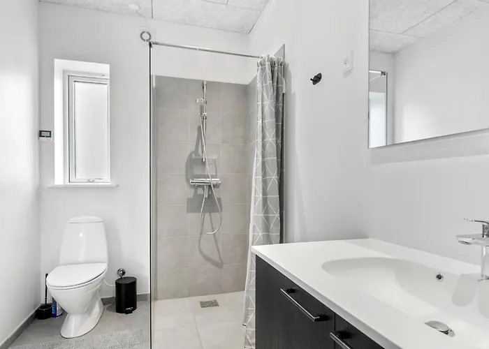 Сasa de vacaciones 2 Bedroom Cozy In Bjert Bjert Strand