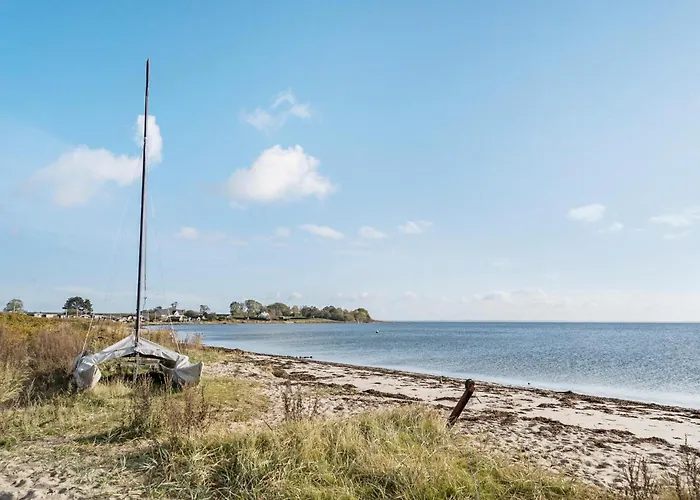 Сasa de vacaciones 2 Bedroom Cozy In Bjert Bjert Strand