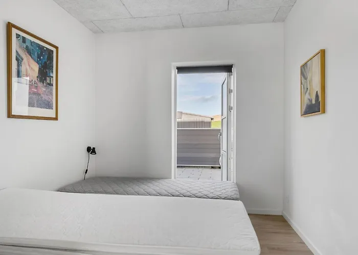 2 Bedroom Cozy In Bjert Сasa de vacaciones