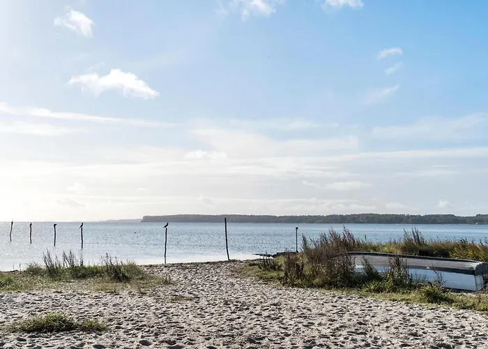 2 Bedroom Cozy In Bjert *