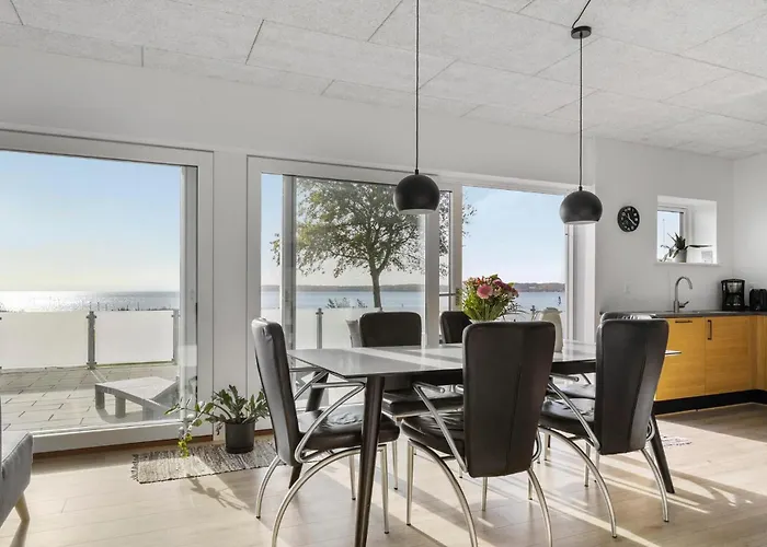 Сasa de vacaciones 2 Bedroom Cozy In Bjert *